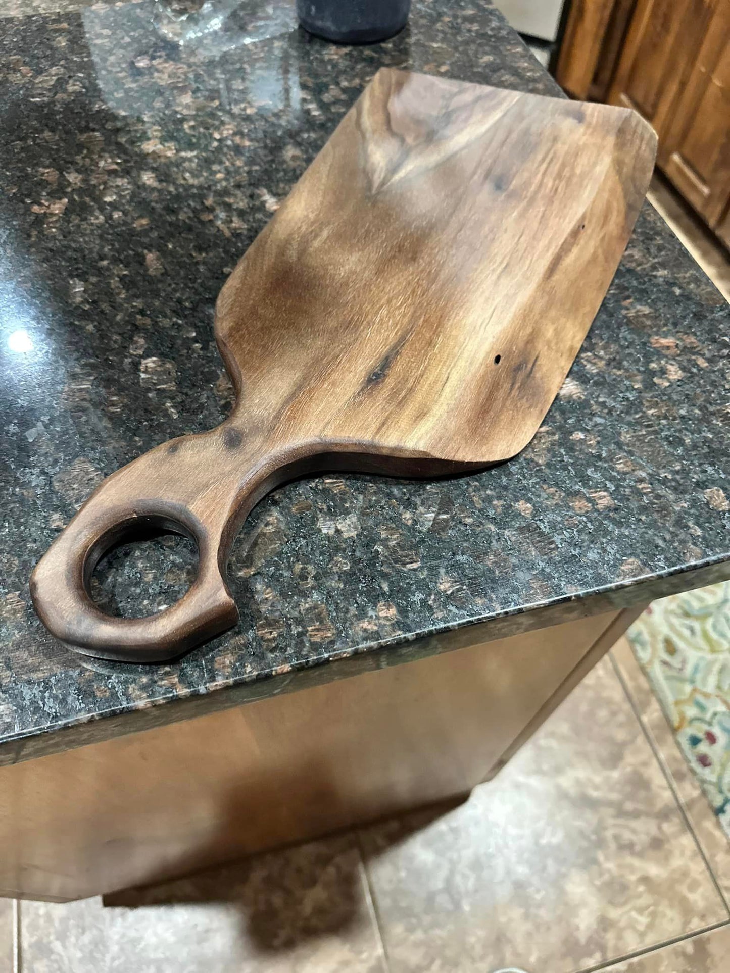 Cutting boad with handle