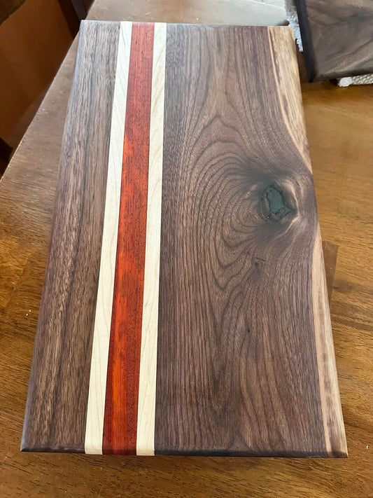 Artisanal cutting board